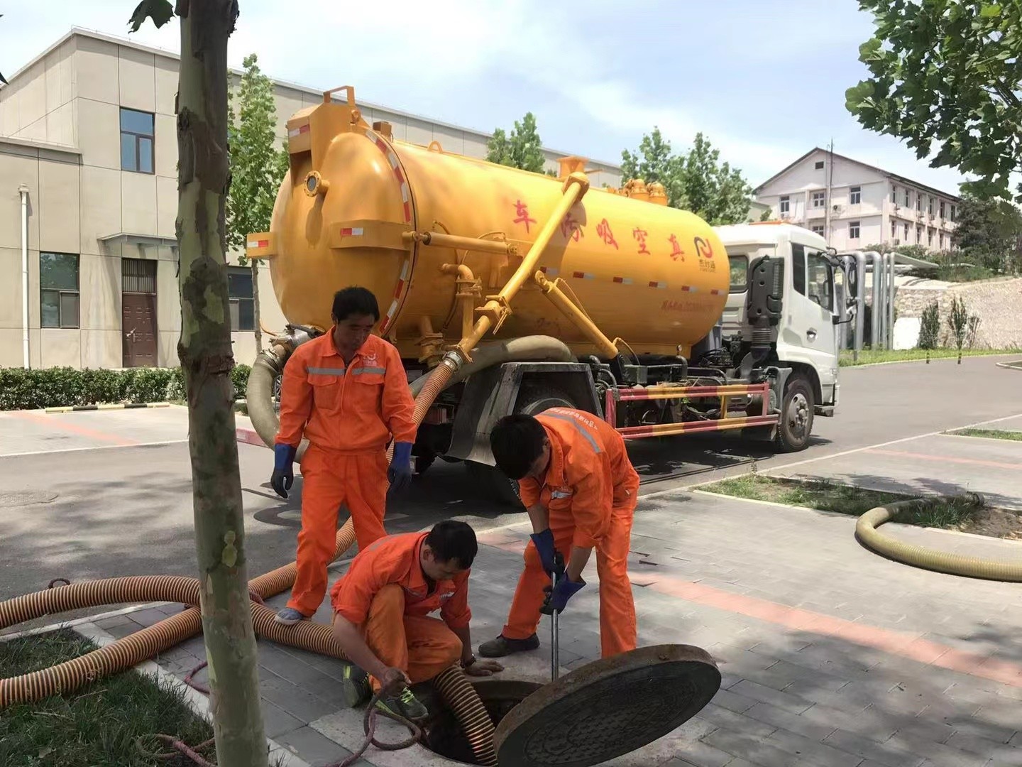 绩溪化粪池清理与5-8吨吸粪车施工效率分析